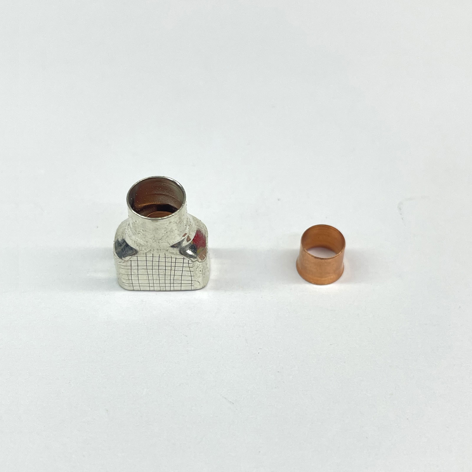 自動車用電子コネクター金具